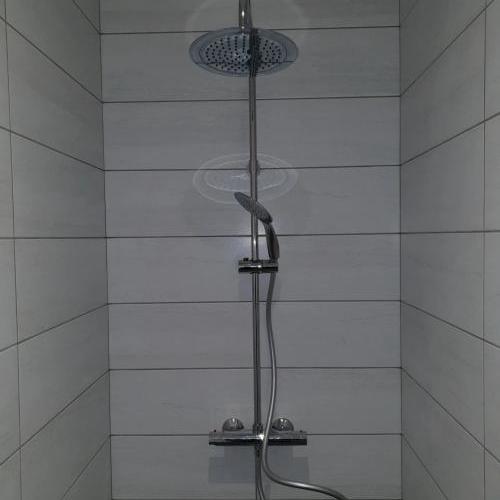 Installation de colonne de douche